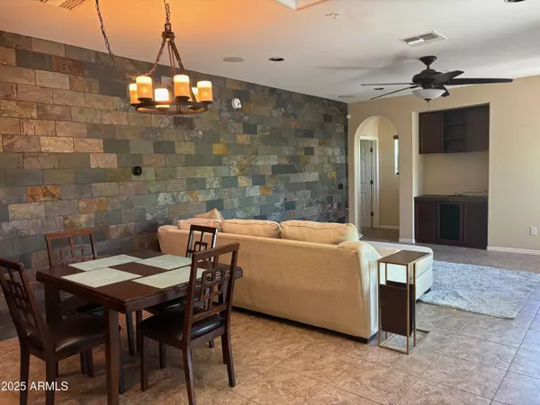 Phoenix, AZ 85050,3935 E Rough Rider Road #1231