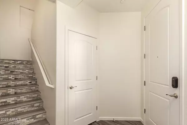 Chandler, AZ 85225,900 S CANAL Drive #238