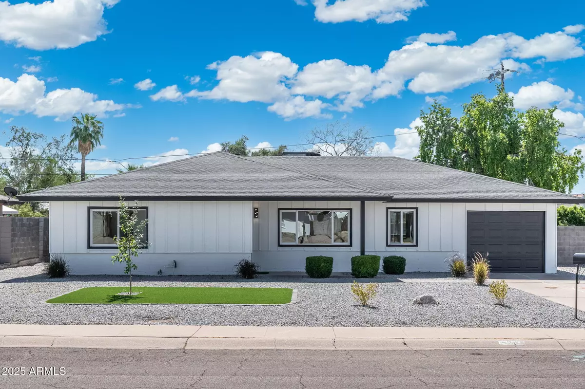 Phoenix, AZ 85023,2437 W VILLAGE Drive