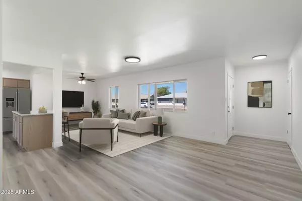 Phoenix, AZ 85023,2437 W VILLAGE Drive