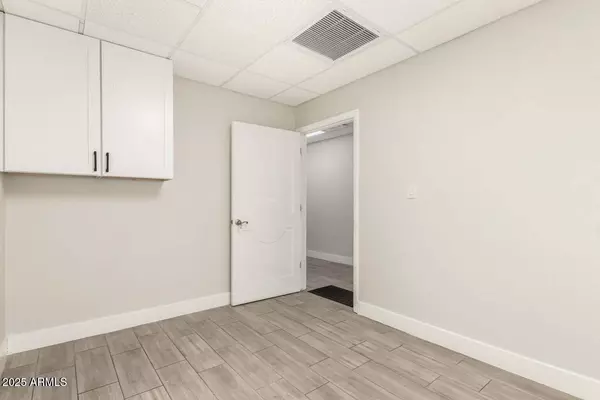 Phoenix, AZ 85020,8821 N 7TH Street #2