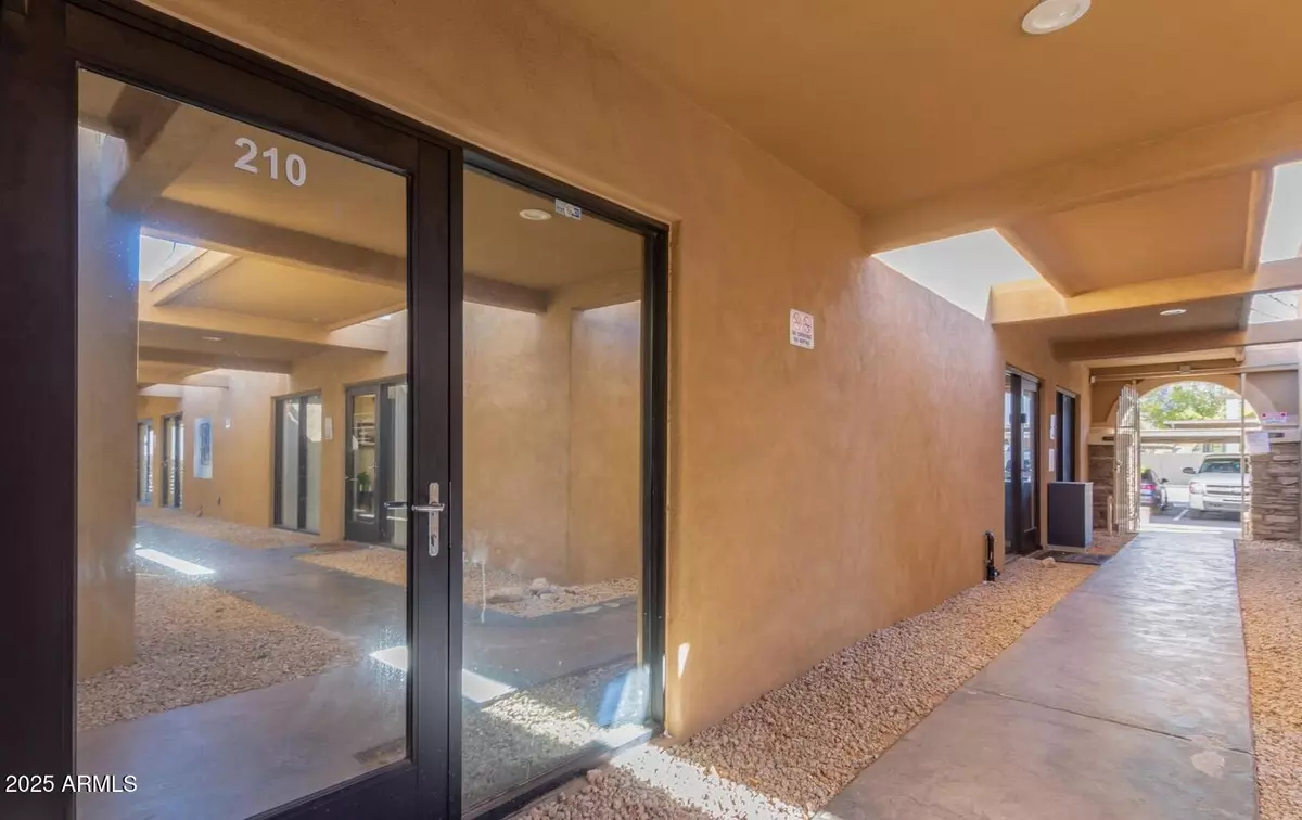 Phoenix, AZ 85020,8821 N 7TH Street #2
