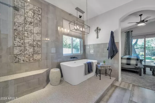 Chandler, AZ 85286,2471 E HONEYSUCKLE Place