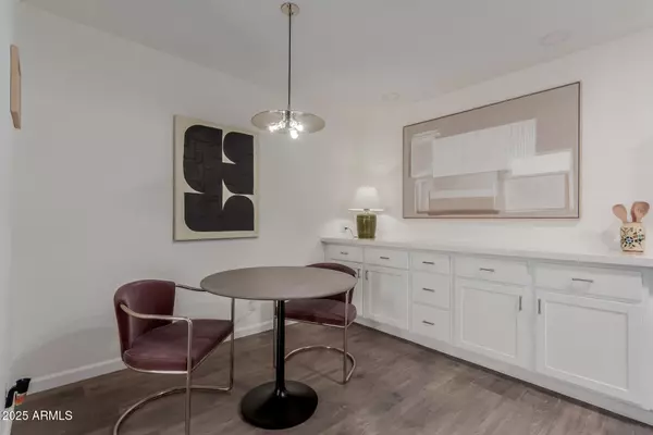 Phoenix, AZ 85018,5525 E THOMAS Road #M12