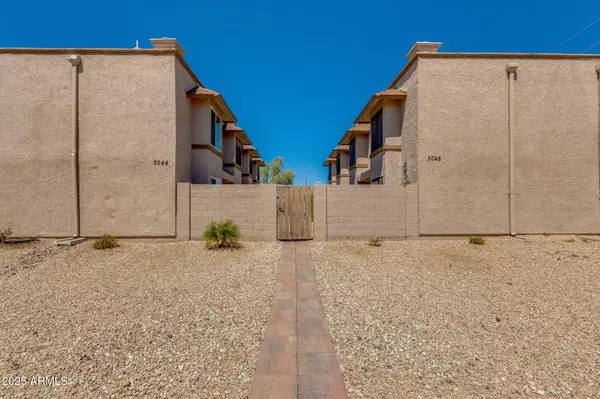 Phoenix, AZ 85032,3048 E BECK Lane #8