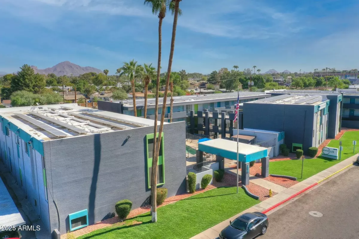 Phoenix, AZ 85016,2925 N Greenfield Road #604