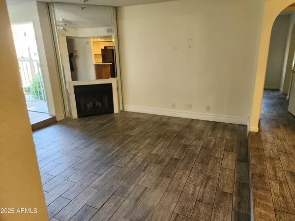 Phoenix, AZ 85020,1820 E MORTEN Avenue #112