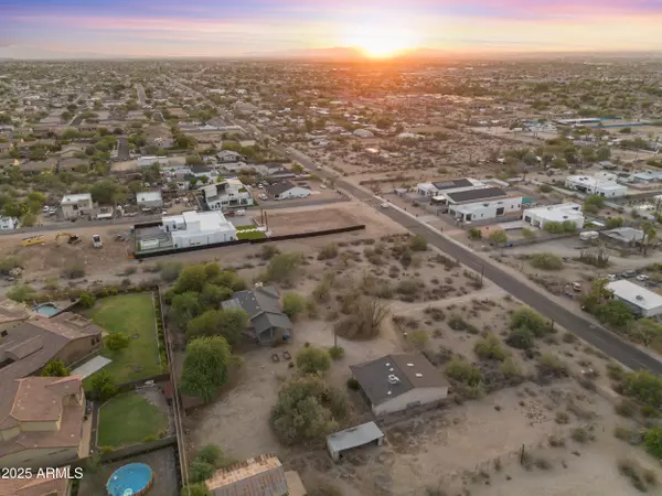 Phoenix, AZ 85042,2315 E SOUTH MOUNTAIN Avenue #-