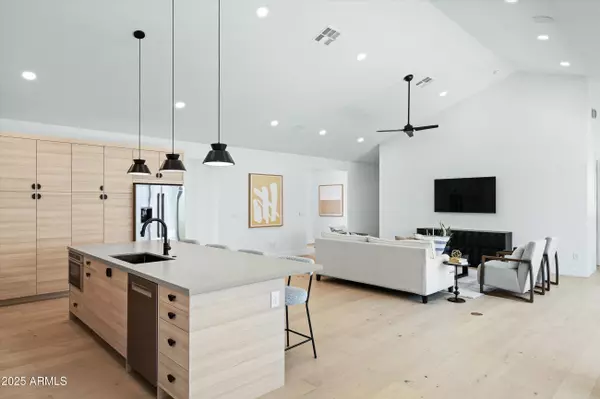Phoenix, AZ 85013,6313 N 10TH Drive