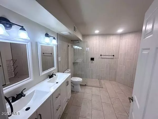 Scottsdale, AZ 85251,2935 N 68TH Street #127