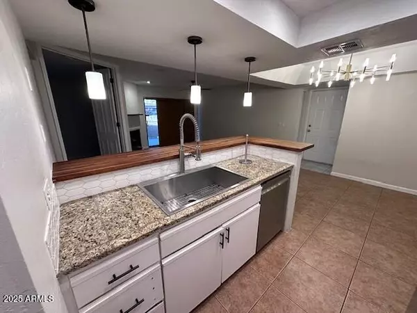 Scottsdale, AZ 85251,2935 N 68TH Street #127