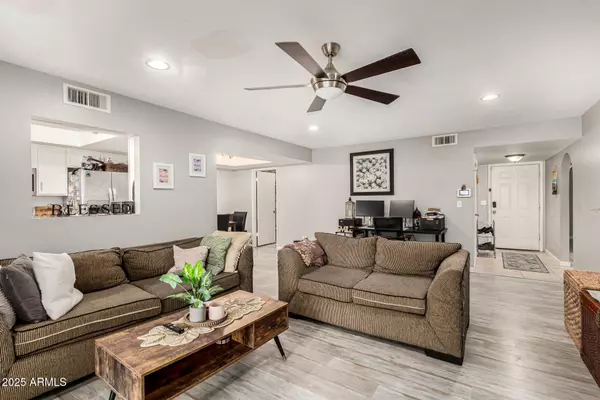 Tempe, AZ 85283,5317 S MITCHELL Dr Drive