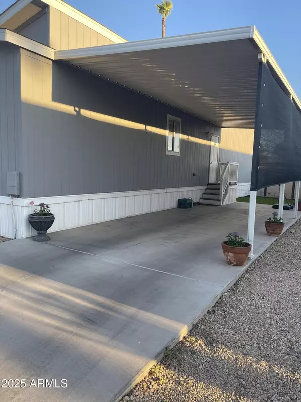Mesa, AZ 85201,625 W MCKELLIPS Road #163