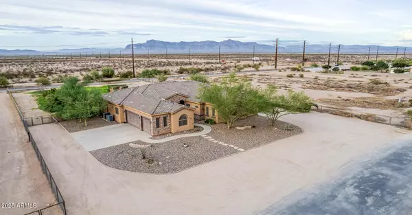 1602 E LOBO Street, San Tan Valley, AZ 85140