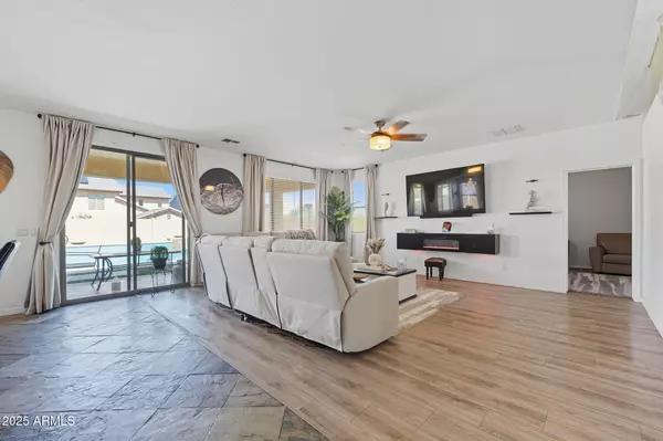 San Tan Valley, AZ 85143,754 W DESERT SEASONS Drive