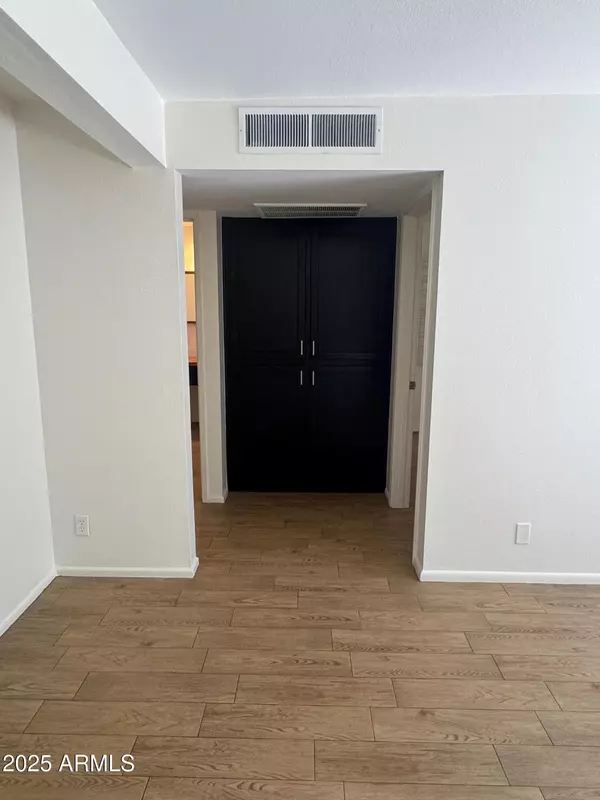 Phoenix, AZ 85018,4356 N 36TH Place #2