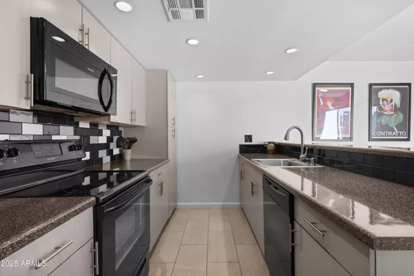 Phoenix, AZ 85018,3416 N 44TH Street #43