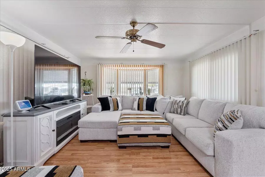 305 S Val Vista Drive #50, Mesa, AZ 85204