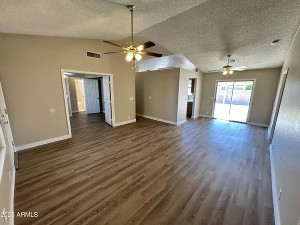 Glendale, AZ 85302,6361 W ONYX Avenue