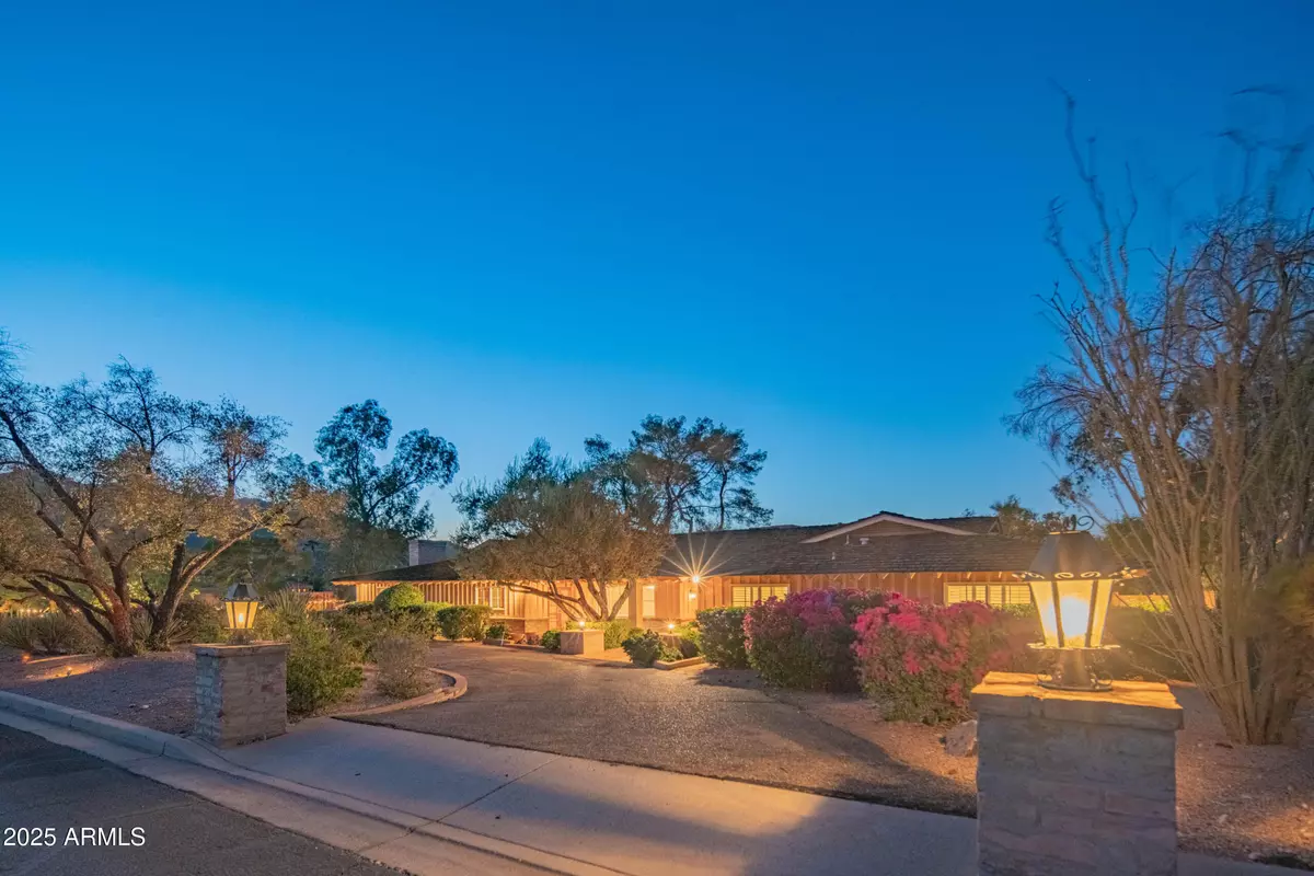 Paradise Valley, AZ 85253,5136 E ROADRUNNER Road