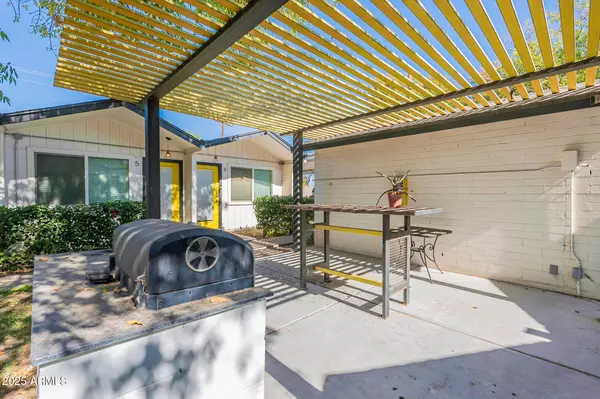 Tempe, AZ 85282,2309 S College Avenue #4