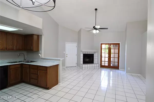 Phoenix, AZ 85032,16402 N 31ST Street #214