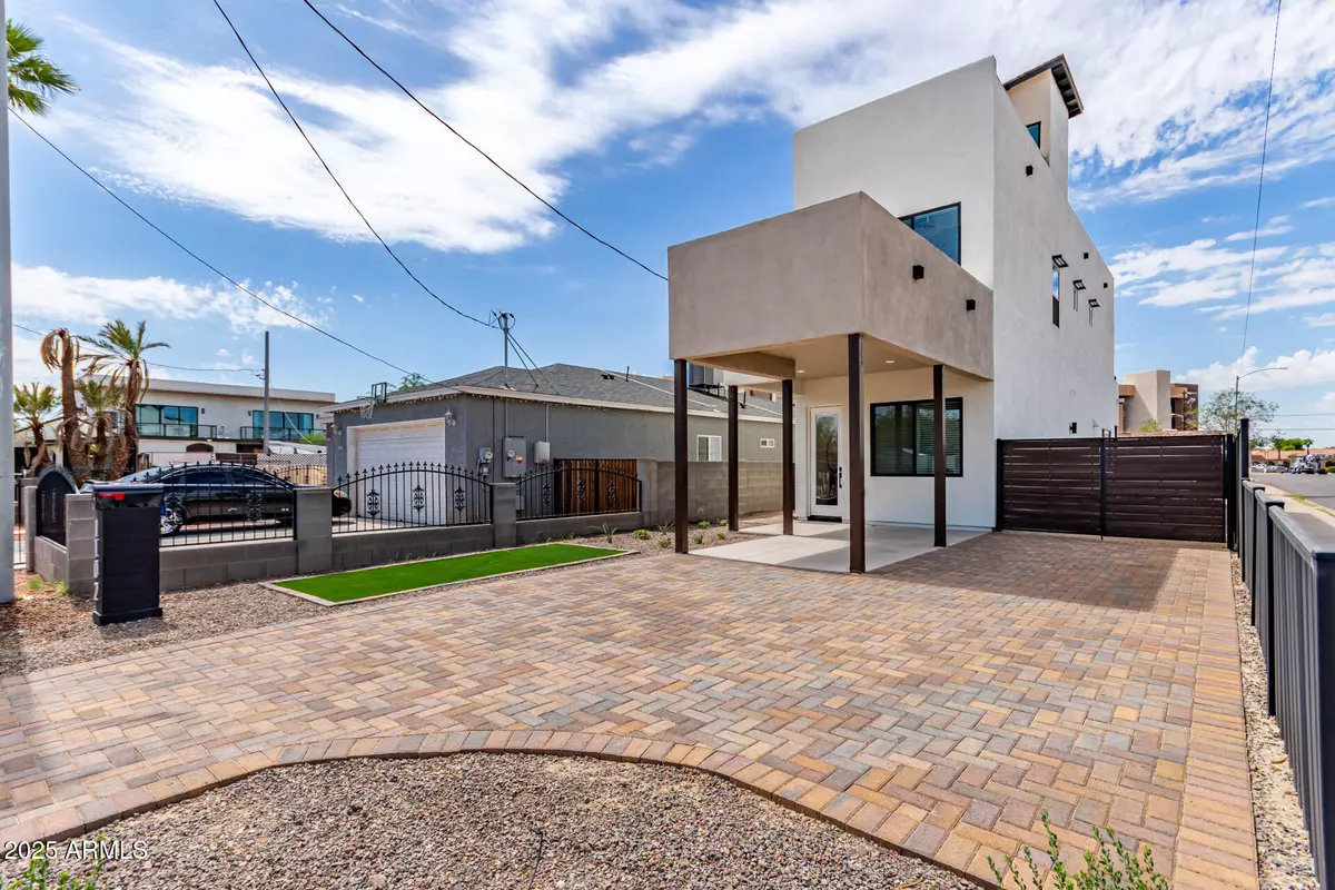 Phoenix, AZ 85003,1102 S 4th Avenue