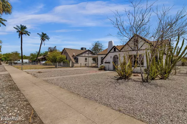Phoenix, AZ 85007,325 N 17TH Drive