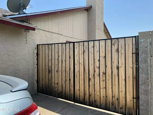 Glendale, AZ 85303,8007 W TUCKEY Lane