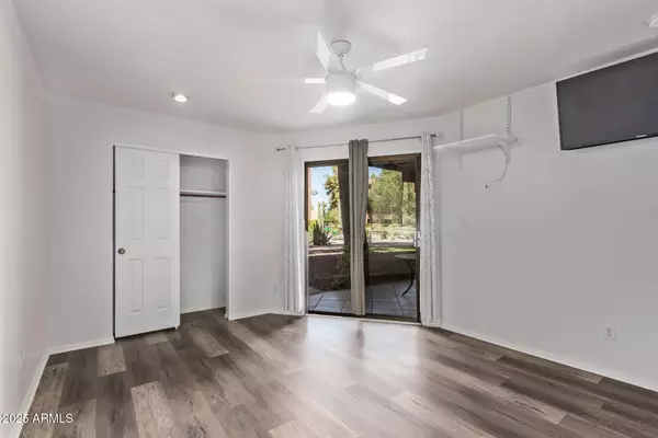Phoenix, AZ 85032,12212 N PARADISE VILLAGE Parkway S #123