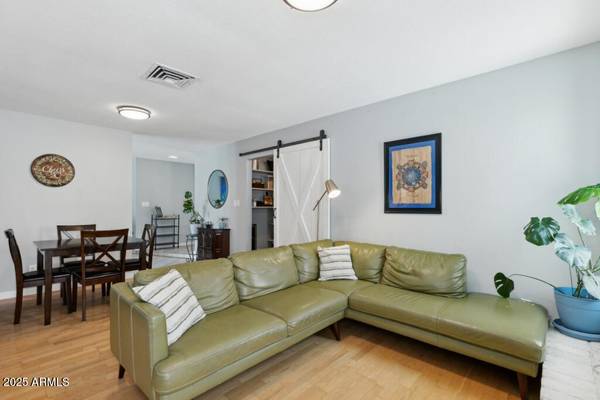 Tempe, AZ 85283,2163 E Sesame Street