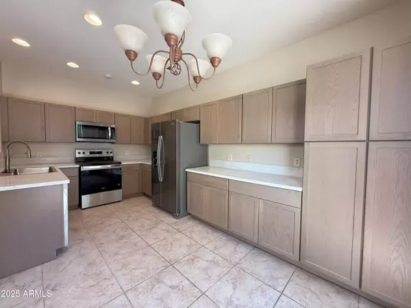 Phoenix, AZ 85045,137 W MOUNTAIN SAGE Drive