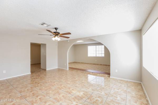 Phoenix, AZ 85035,5802 W BERKELEY Road