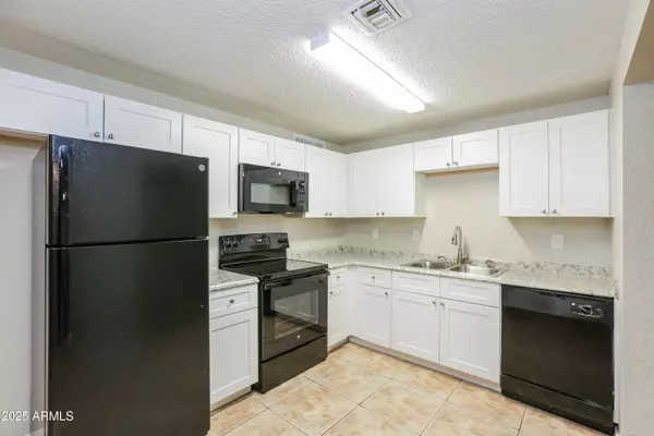 Phoenix, AZ 85035,5802 W BERKELEY Road