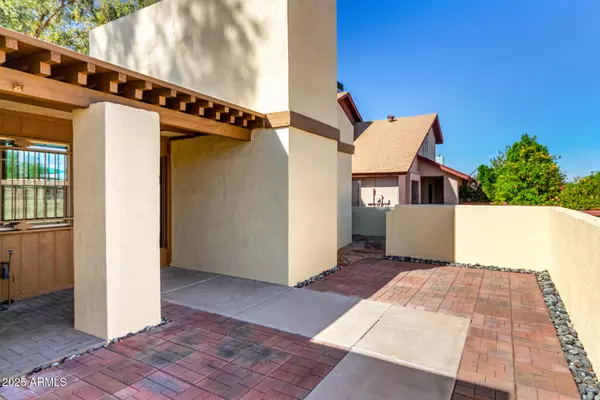 Phoenix, AZ 85023,2407 W PARADISE Lane