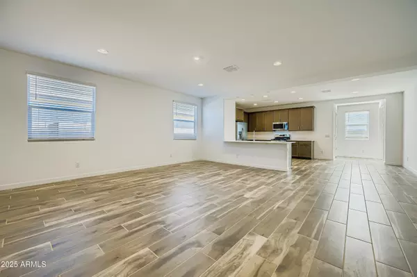 Surprise, AZ 85387,17365 W SMOKETREE Drive