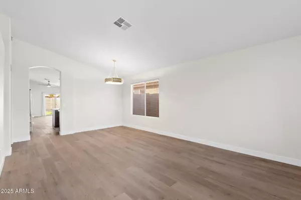 Phoenix, AZ 85023,134 W HELENA Drive