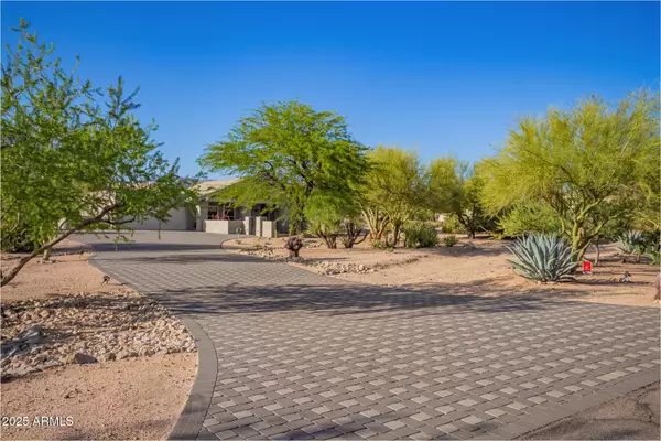 Carefree, AZ 85377,9432 E Quail Trail