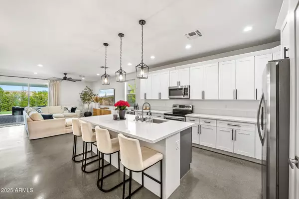 Phoenix, AZ 85032,2914 E BLANCHE Drive