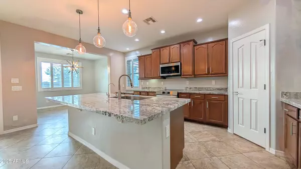 San Tan Valley, AZ 85143,32767 N SLATE CREEK Drive
