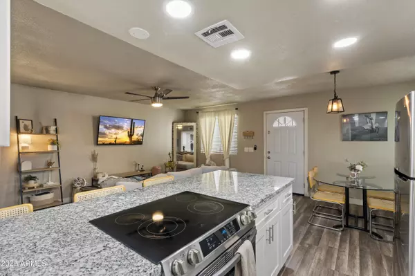 Phoenix, AZ 85008,1251 N 47th Place