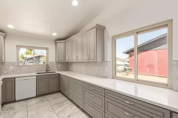 Chandler, AZ 85224,1821 W CURRY Drive
