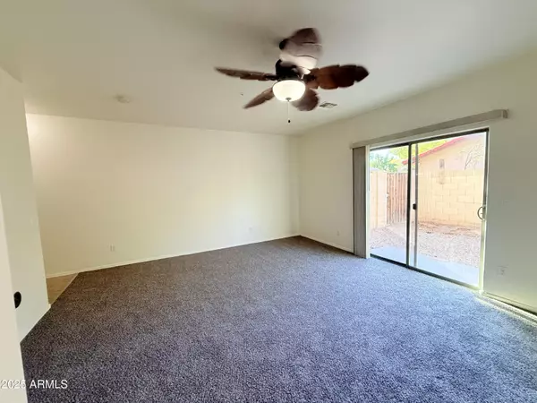 Phoenix, AZ 85032,15818 N 25TH Street #104