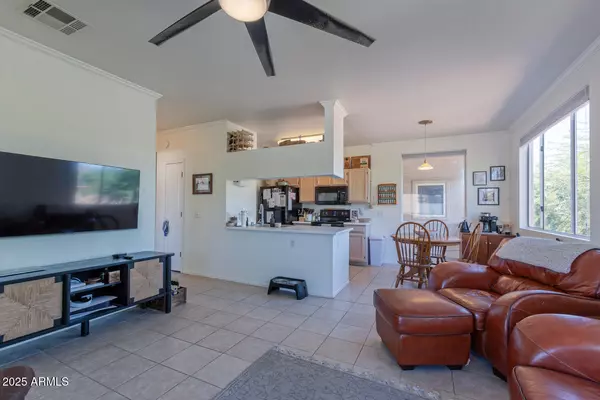 Phoenix, AZ 85048,16013 S DESERT FOOTHILLS Parkway #2124