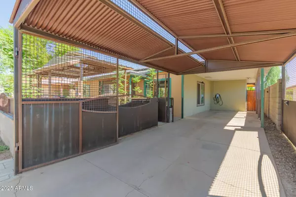 Phoenix, AZ 85014,5231 N 8TH Place