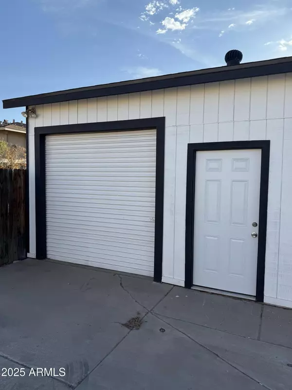 Mesa, AZ 85210,219 W MAHONEY Avenue