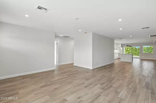 Phoenix, AZ 85008,2814 N 51ST Street