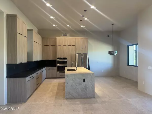 New River, AZ 85087,441 W ROUGHRIDER Road