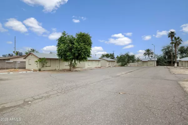 Phoenix, AZ 85029,1815 W SAHUARO Drive