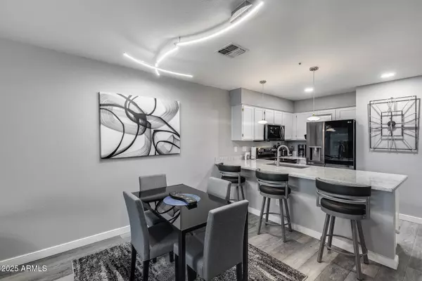 Scottsdale, AZ 85258,10080 E MOUNTAINVIEW LAKE Drive #238